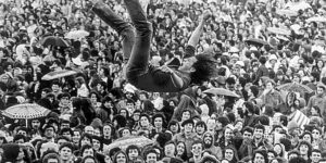 COVER IMAGE Festival of the Iberian Peoples, Universidad Autónoma, Madrid, May 10, 1976. The image is part of the exhibition “Winds of the People. On Iberian Revolutions and Transitions (1974–1977)”, organized by the Spanish Ministry of Culture in collaboration with the Portuguese Ministry of Culture and the Commissioner for the Celebration of 50 Years of Freedom in Spain. Picture: © Guillermo Armengol